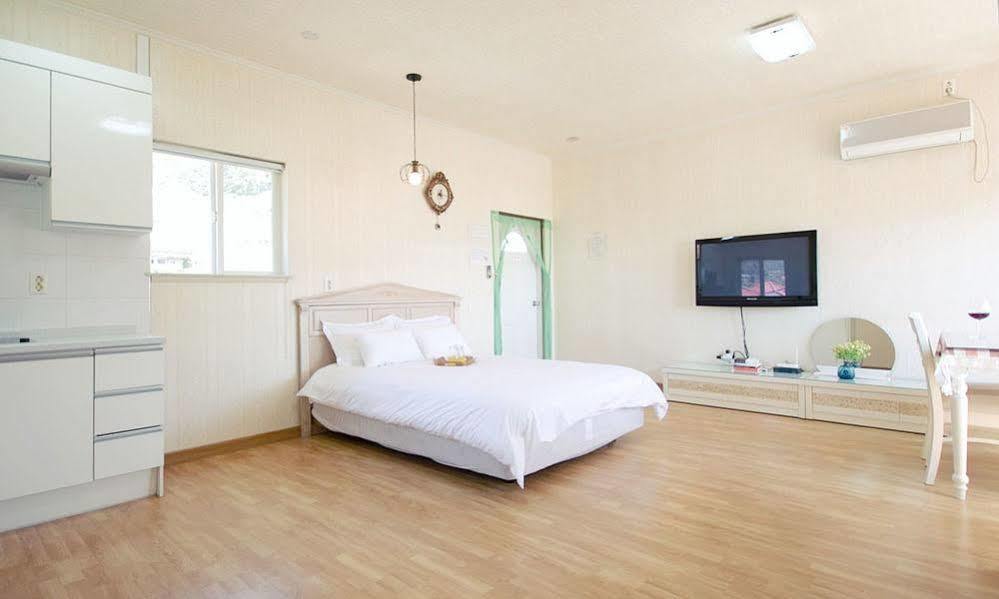 American Village Pension Manoa Namhae Ngoại thất bức ảnh